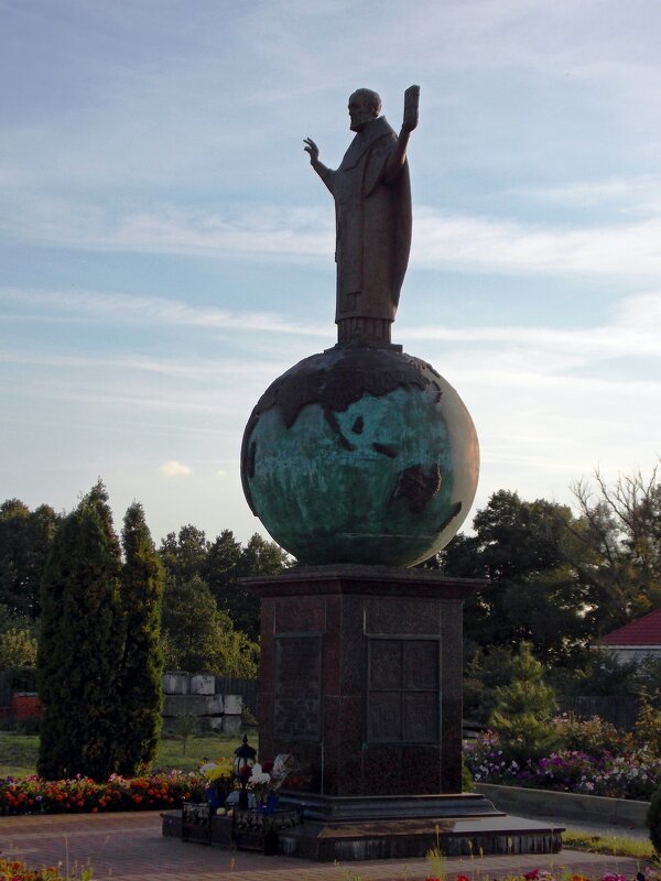 Памятник Николаю Чудотворцу в Рязани, пос.Солотча. - Galina Solovova