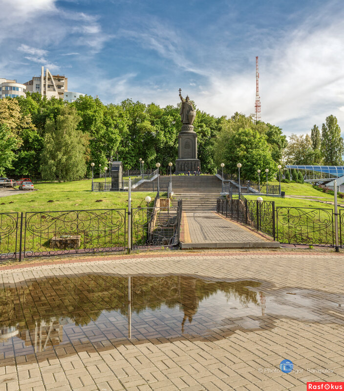 Памятник князю Владимиру в Белгороде - Игорь Сарапулов