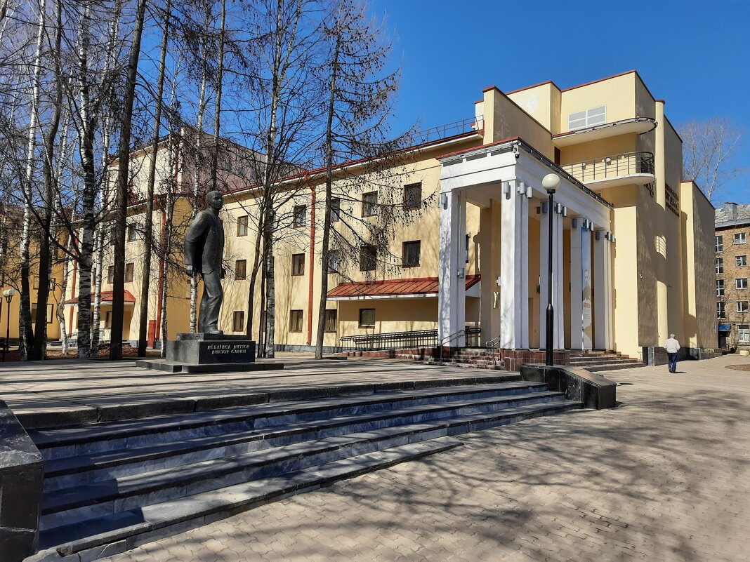 Академический драматический театр им. В. Савина - Виктор 