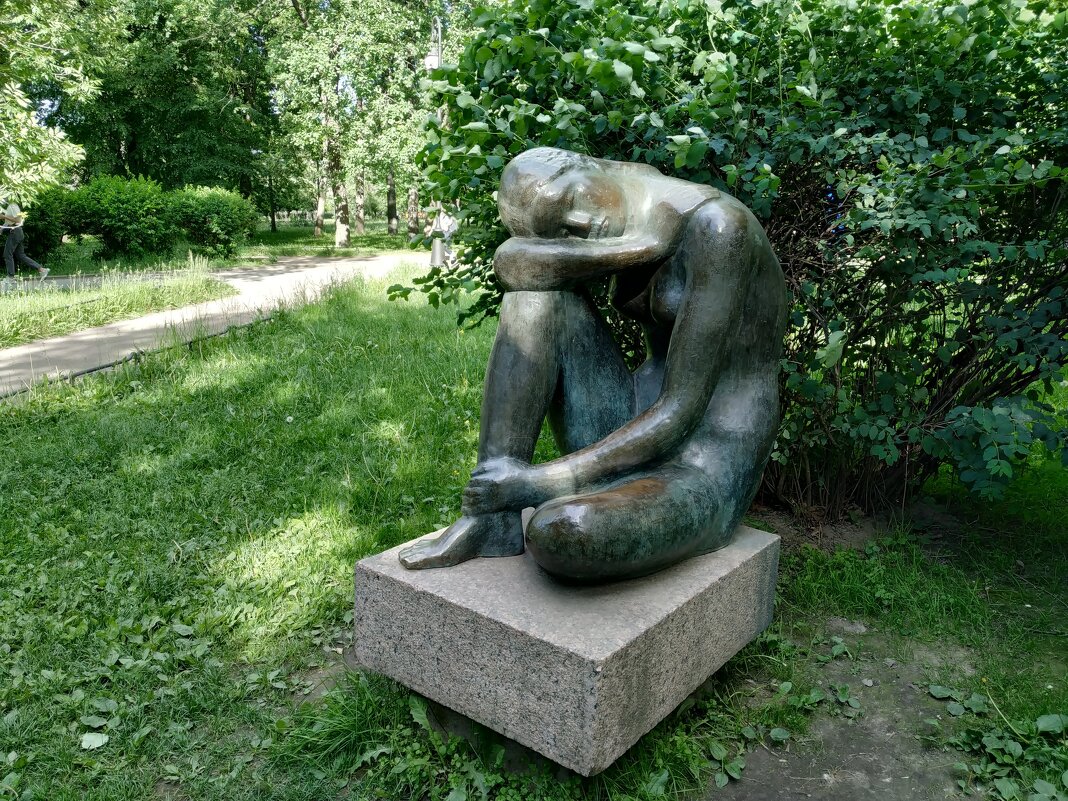 Скульптура - «Алёнушка»... - Наталия Павлова