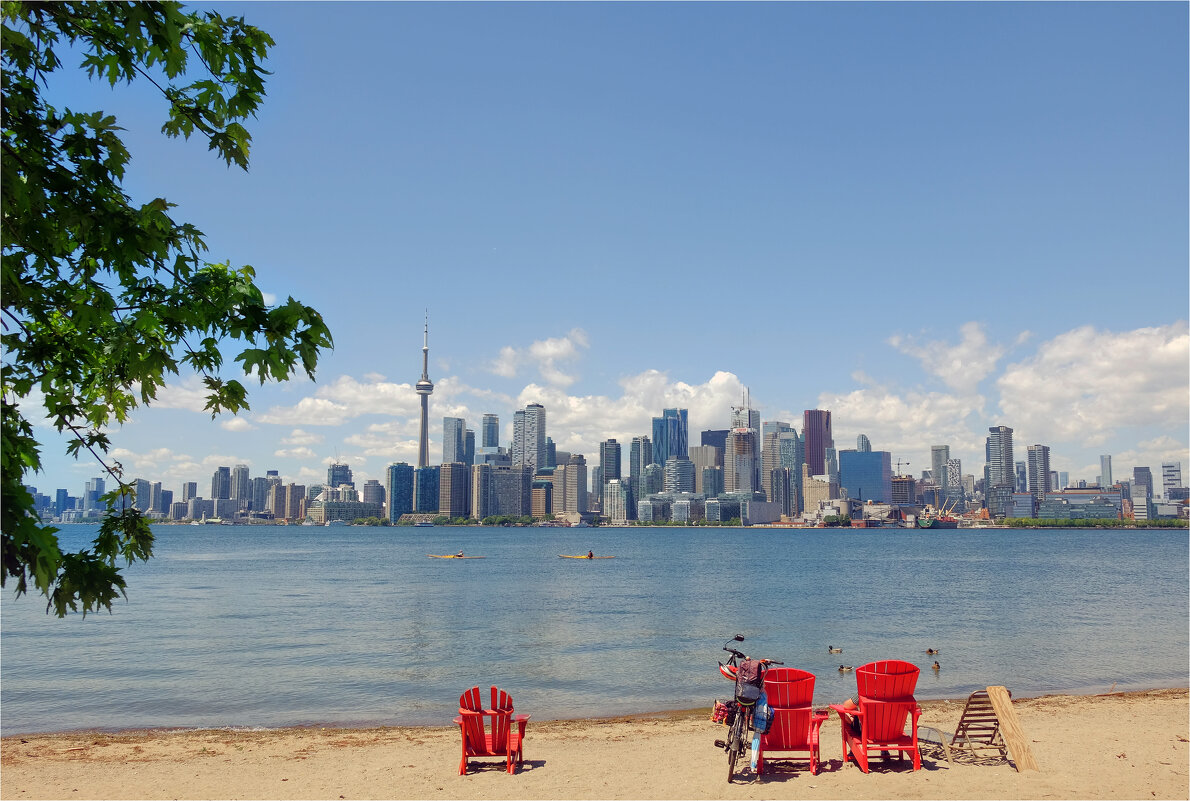 Summer 2021. Downtown Toronto. Lake Ontario. - Alexander Hersonski