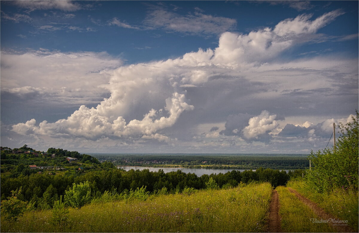 "Низкие облака. Дорога к реке"© - Владимир Макаров