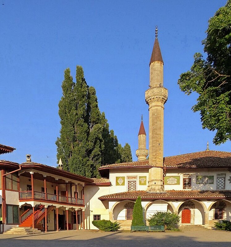 Большая ханская мечеть - Вера Щукина