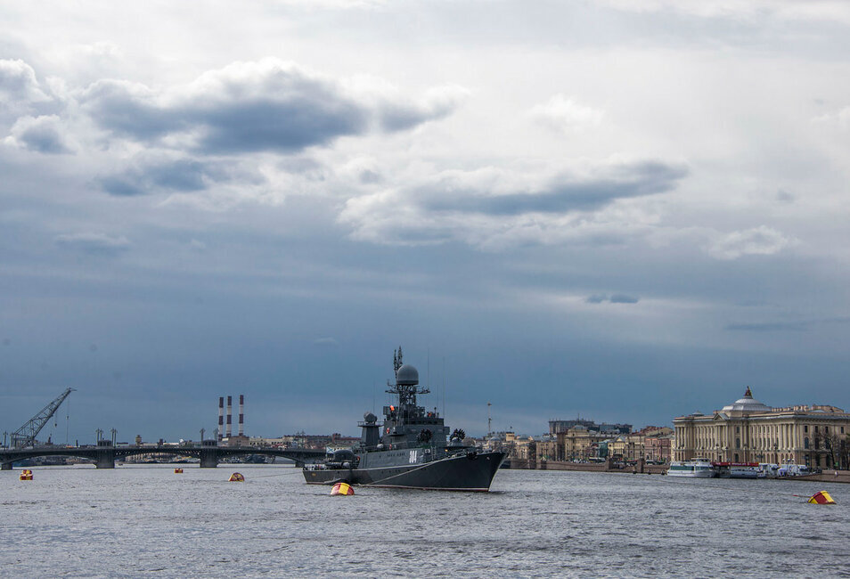 В преддверии Дня ВМФ - Юрий Велицкий