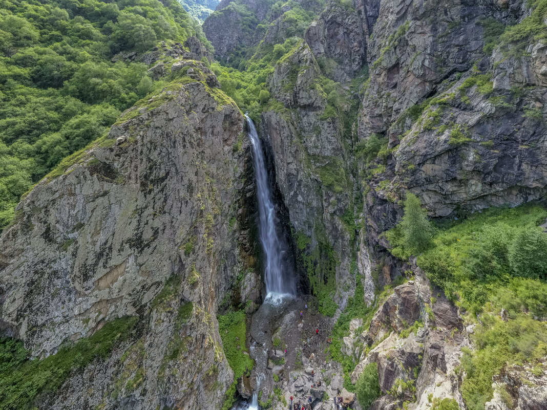 Селфи на фоне Гвелецкого водопада - Иван К