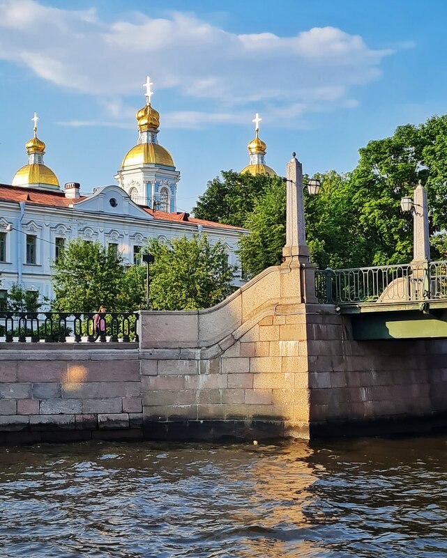 Прогулка по каналам и рекам Петербурга - Надежда Лаптева