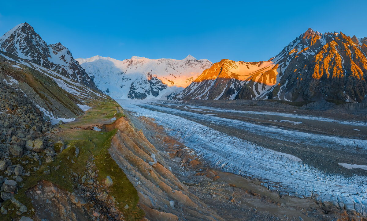 Безенгийский ледник на рассвете - Фёдор. Лашков
