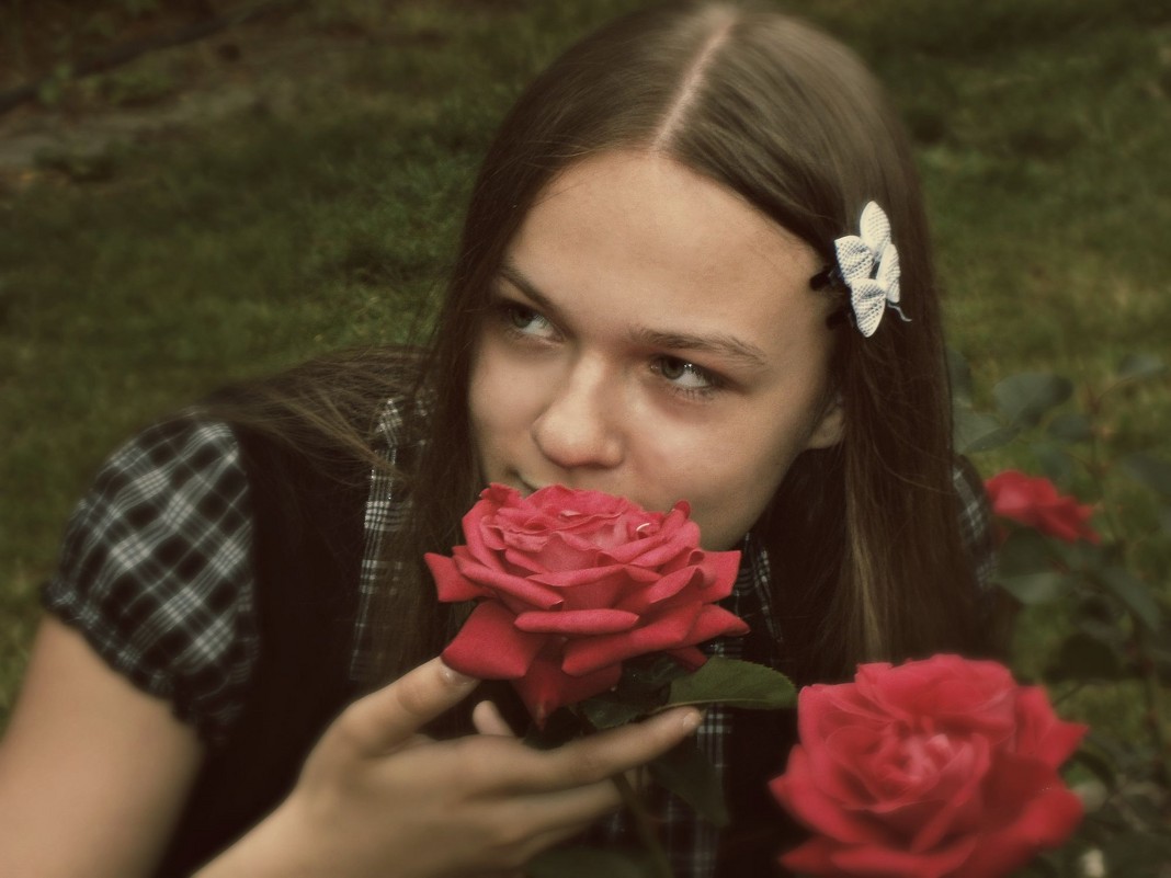 Девушка с розой - Оксана Кривко