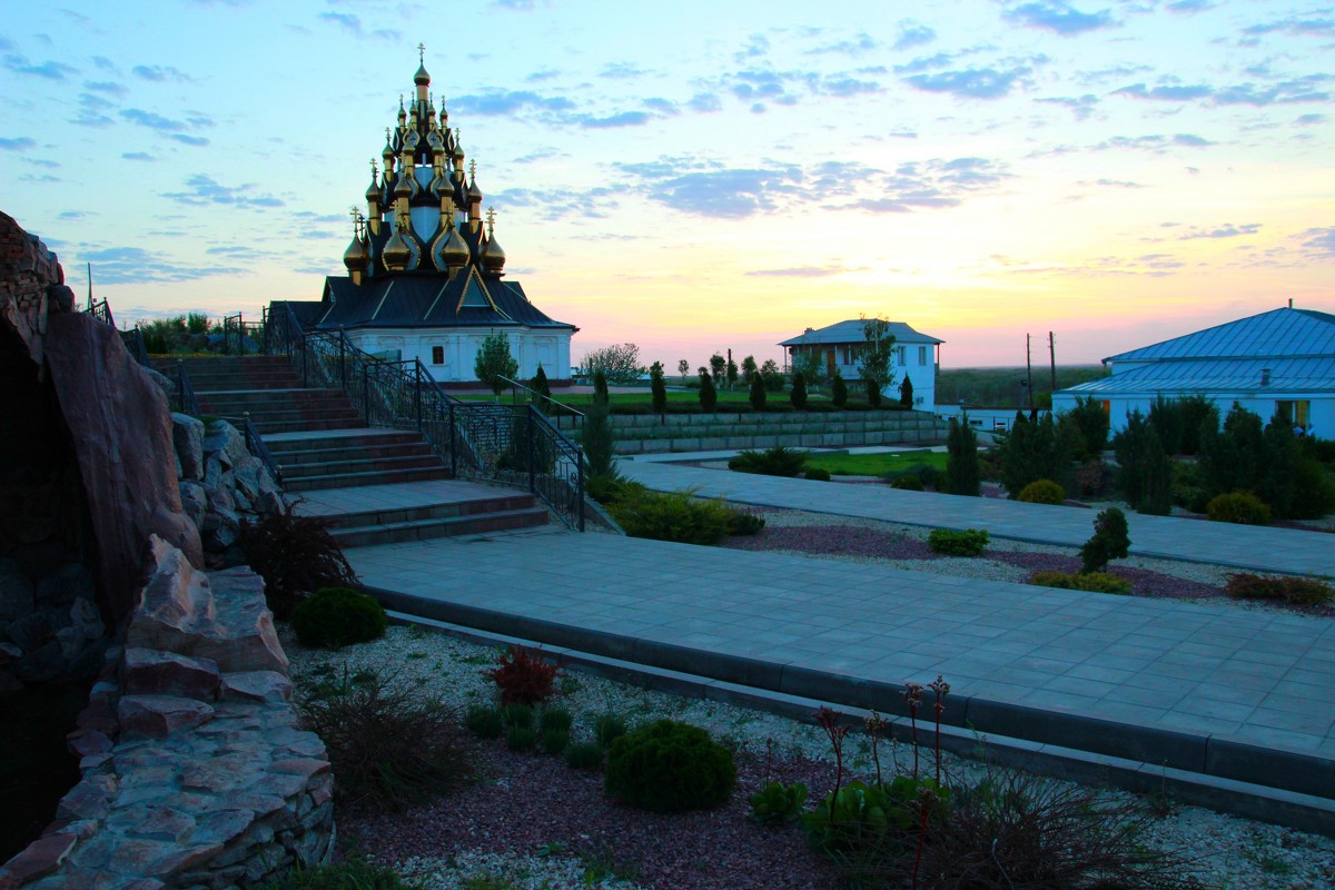 Закат над храмом - Светлана Ропина