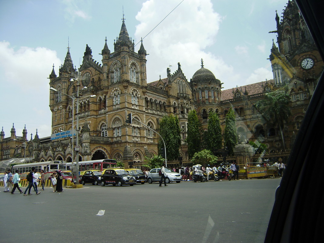 Железнодорожный вокзал  в Мумбаи - kitab 