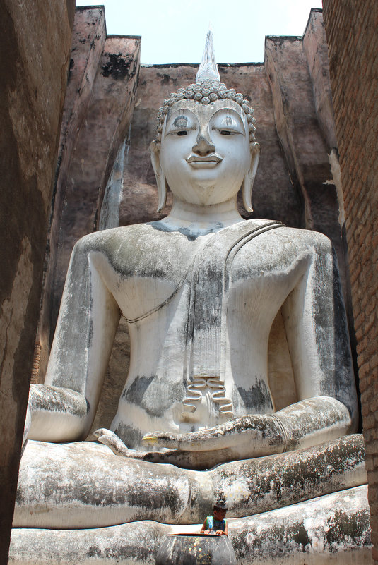 Древняя статуя Будды - Владимир Шибинский