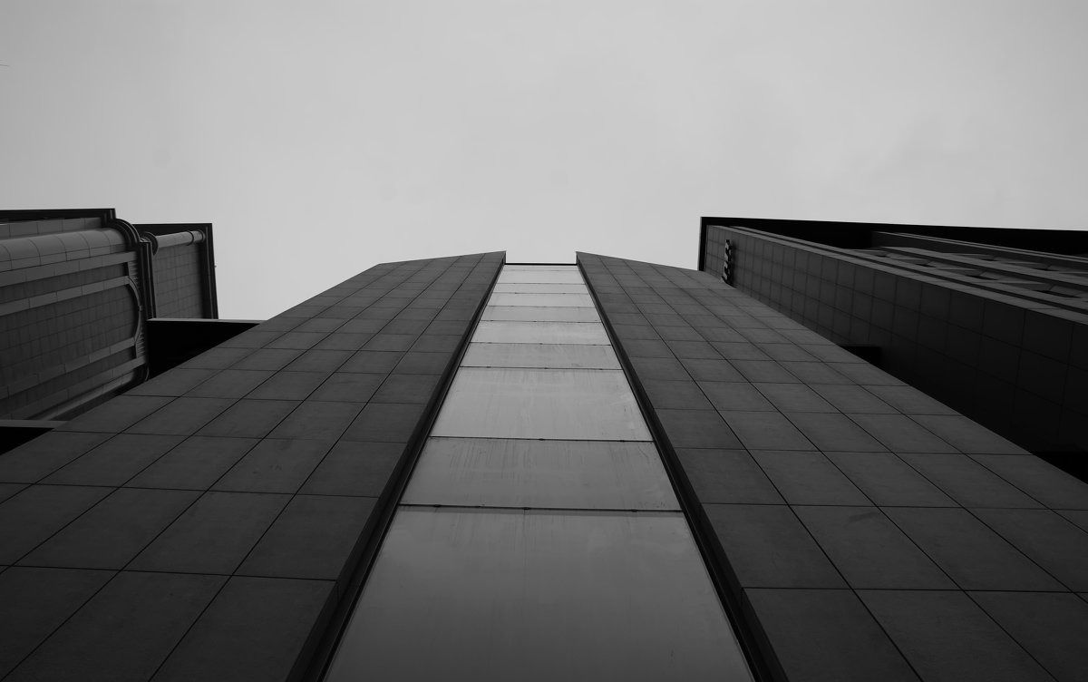 Urban Vertical - SMart Photograph