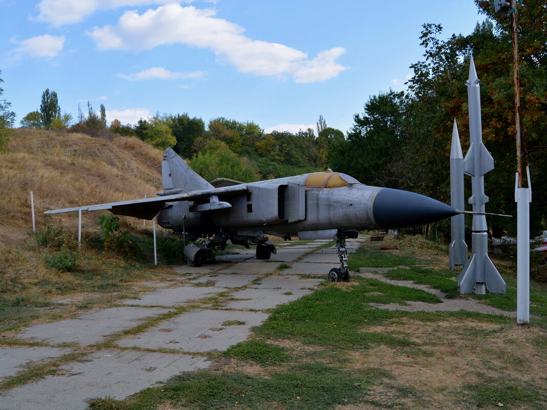 Аксай. Многоцелевой всепогодный фронтовой истребитель МиГ - 23 МЛД - Пётр Чернега