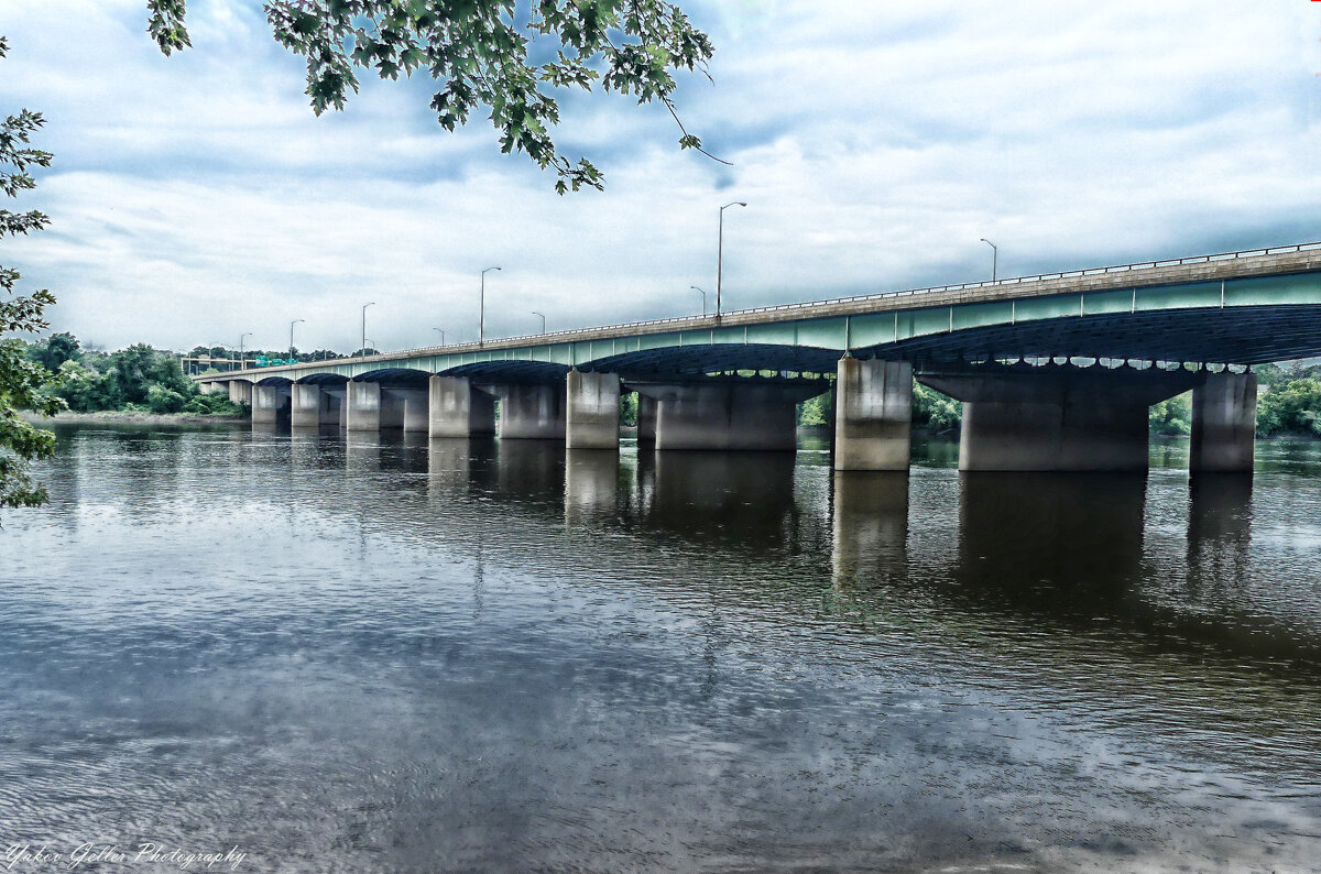 Мост через реку Коннектикут - Яков Геллер