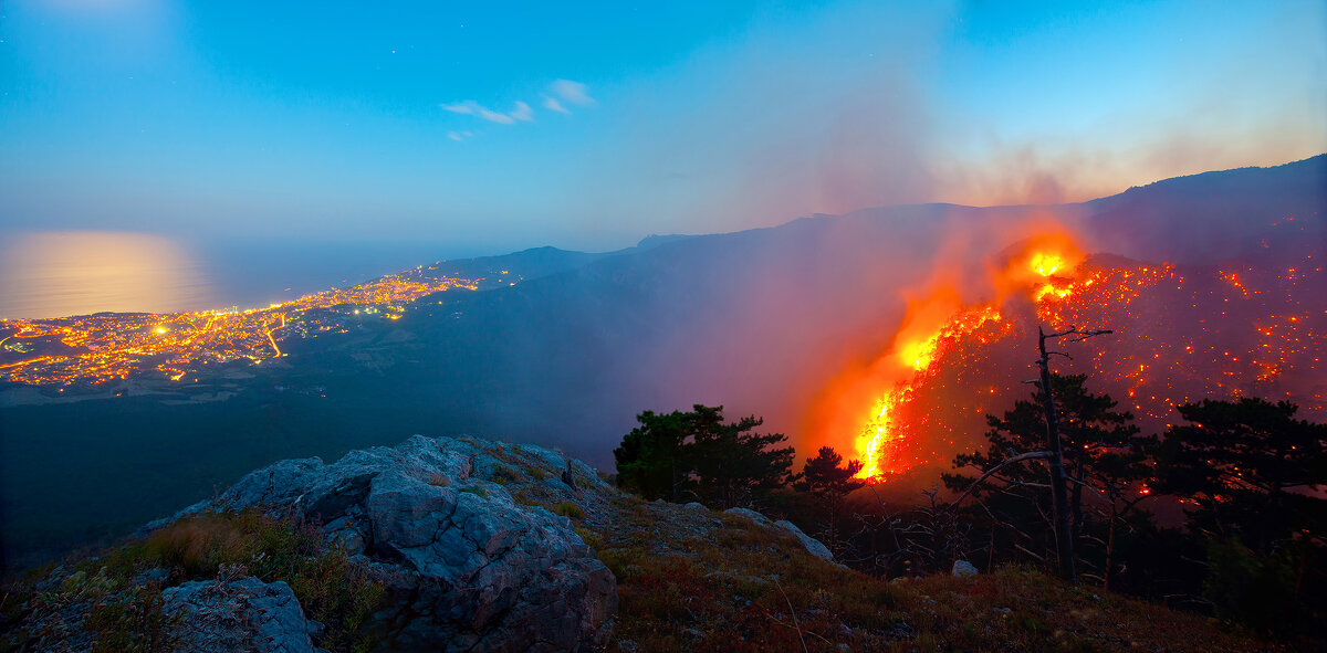 Пожар в горах над Ялтой - Сергей Титов