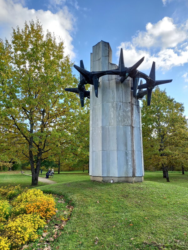 Памятник "Терновый венец" - veera v