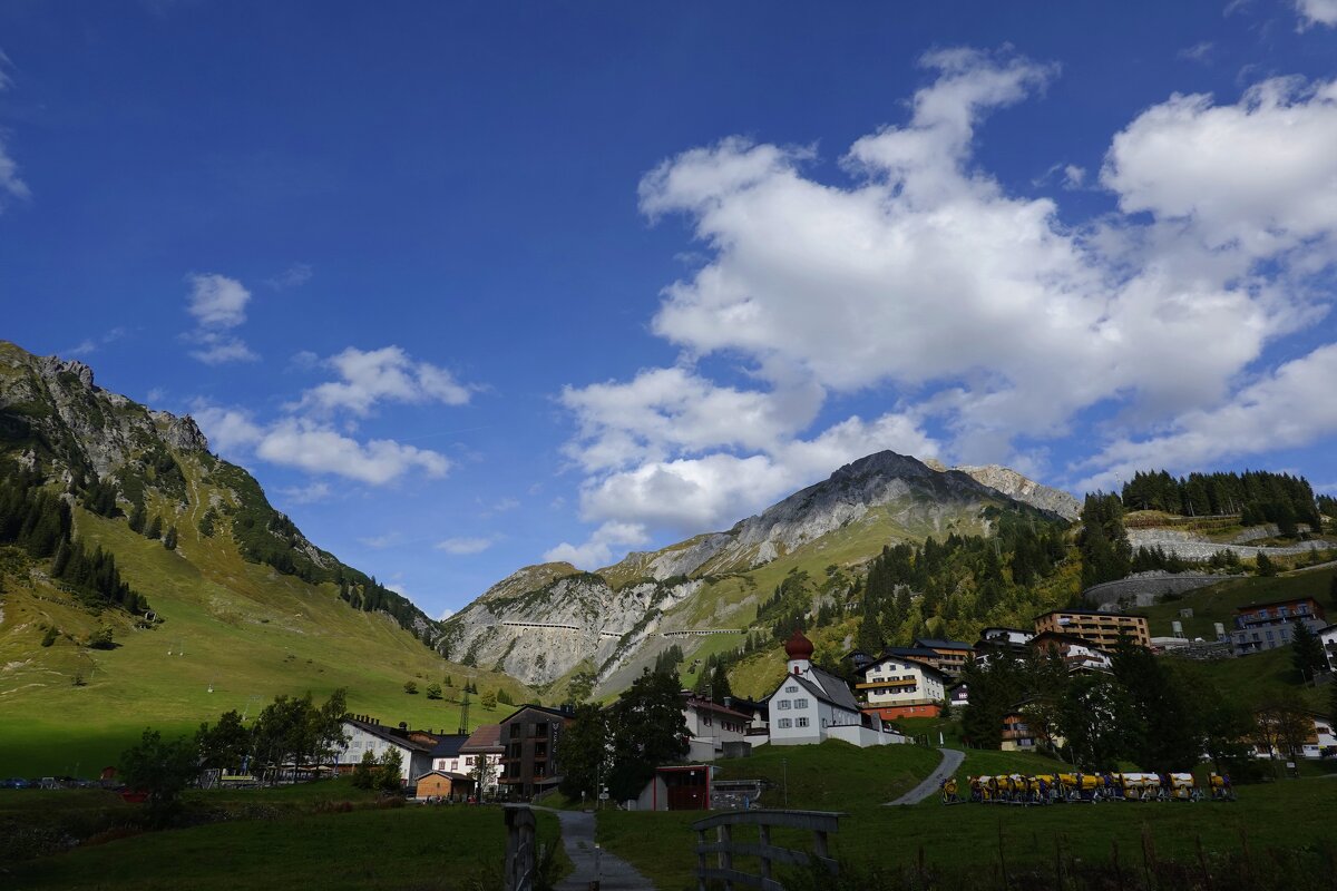 Австрия, альпийская деревня... - Galina Dzubina