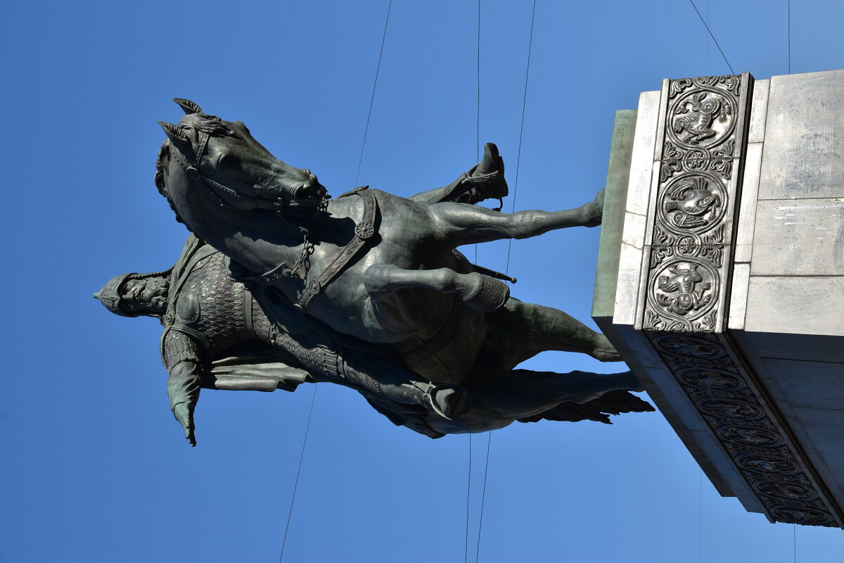 Памятник Юрию Долгорукому - Александр Качалин