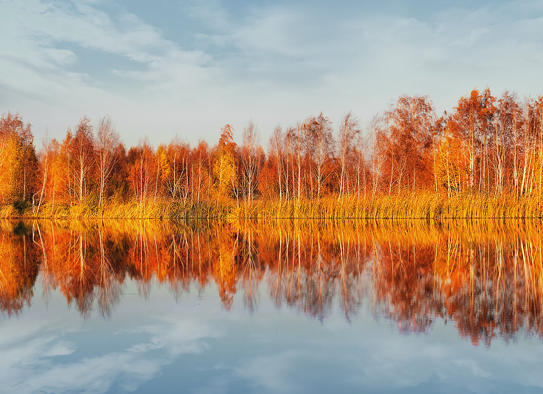 озеро осенью - Олег Белан