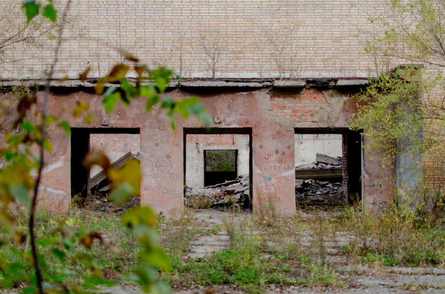 Развалины дома культуры - Александр Морозов