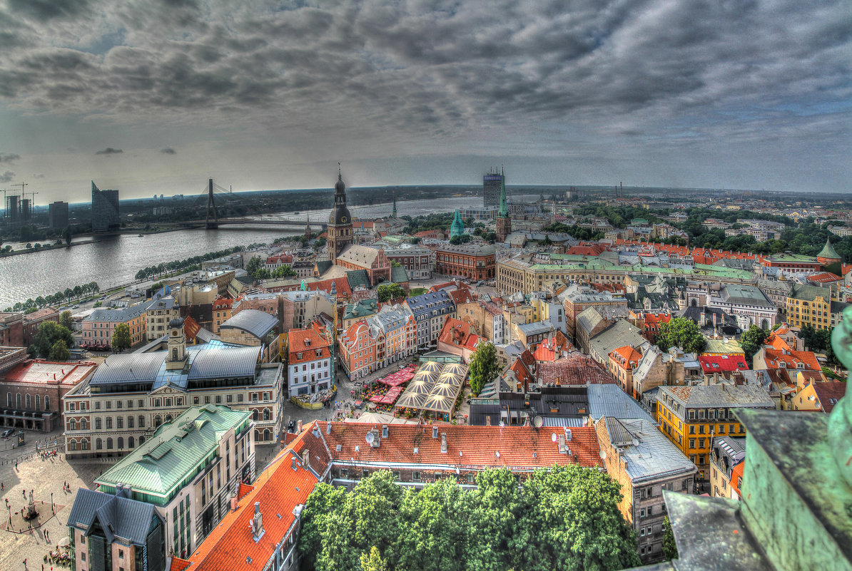 Рига. Панорама в сторону вантового моста с Riga St.Peter's Church - Иван Пшеничный