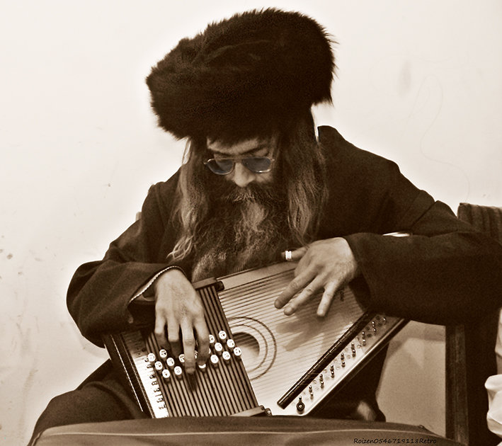 хасид-музыкант «Израиль, всё о религии...» - Shmual & Vika Retro