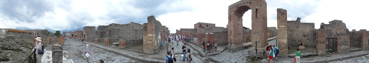 Pompei is a city and comune in the province of Naples in Campania - Dionisio Fantozzi
