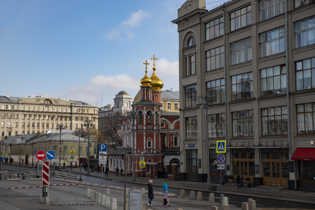 Славянская площадь - Александр 