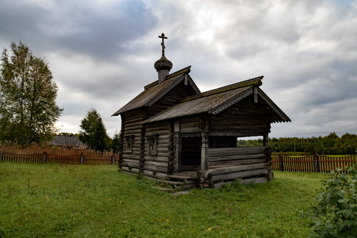 Старинная церковь - Крузо Крузо