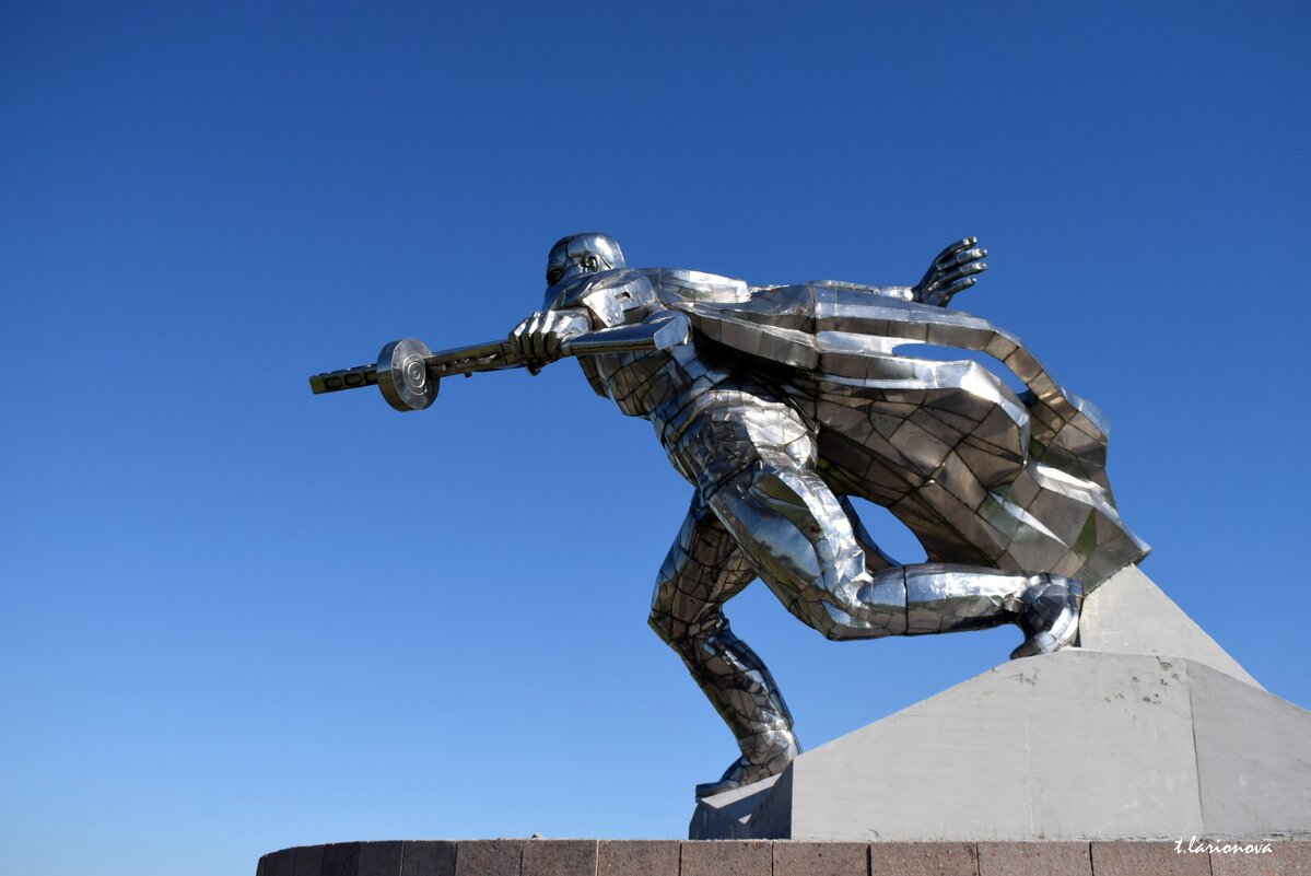 Монумент воину-освободителю на Кургане Славы - Татьяна Ларионова