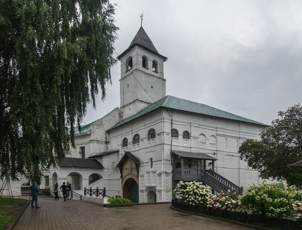 Святые ворота и Введенская церковь - Сергей Лындин