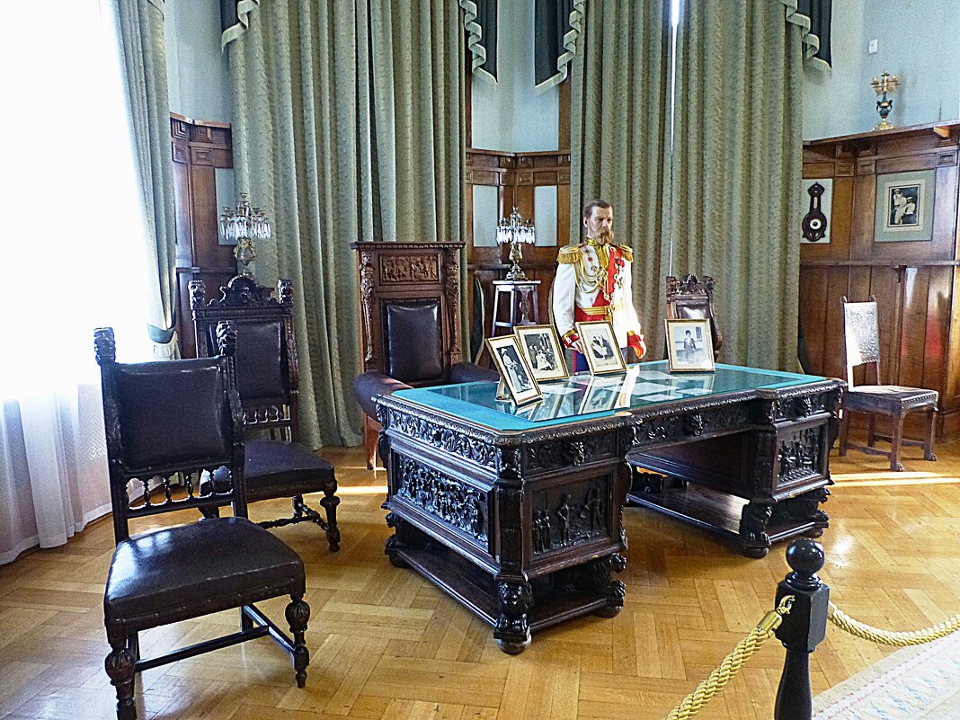 Кабинет Николая II в Ливадийском дворце - Лидия Бусурина