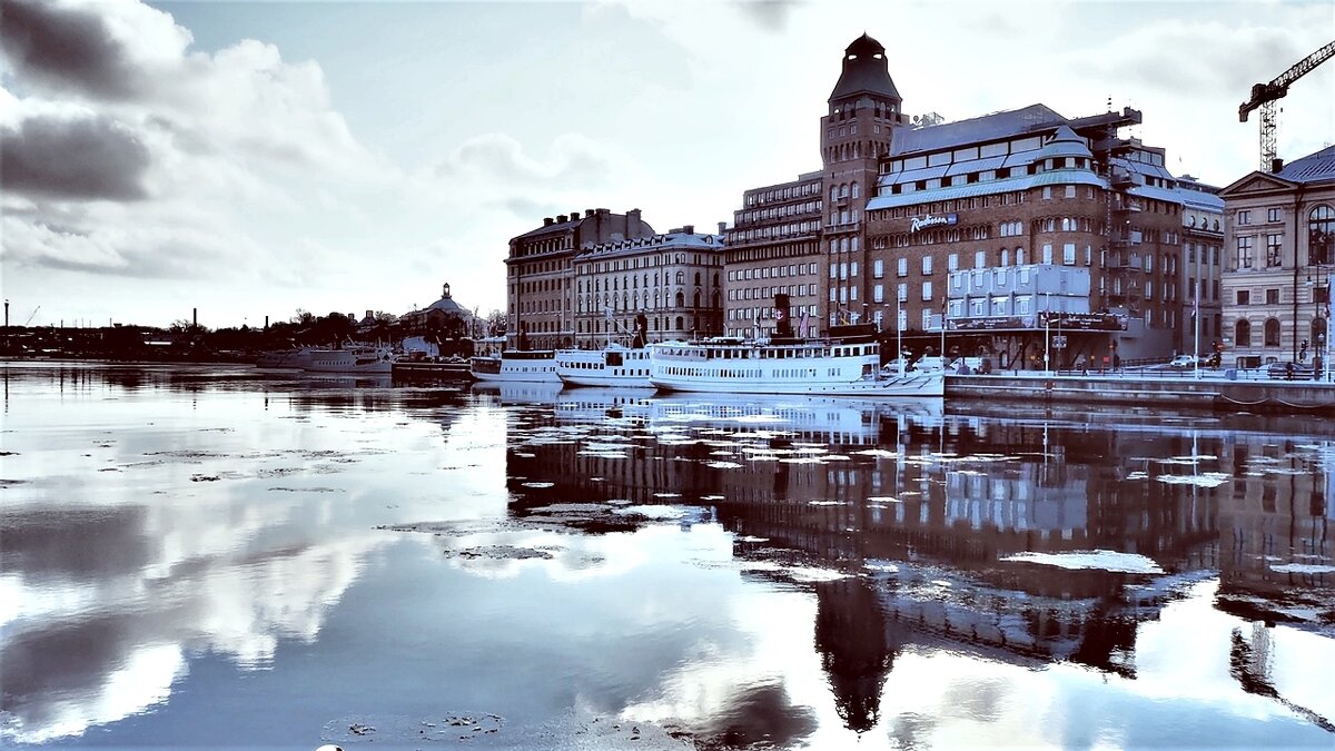 Стокгольм, набережная старых судов Nybrokajen - wea *