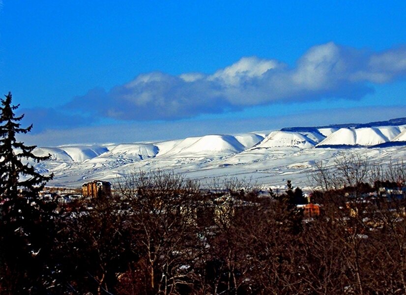 Снег  на  хребте Боргустана - Евгений 