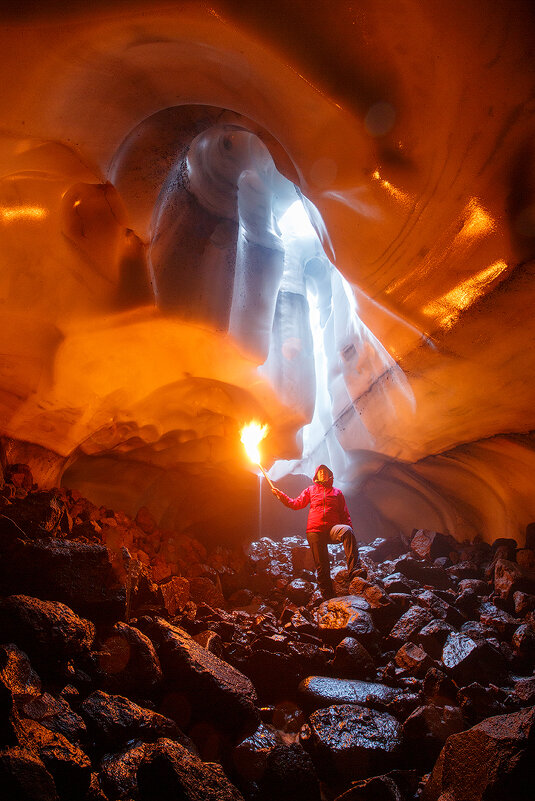 Призрак ледяной пещеры - Денис Будьков