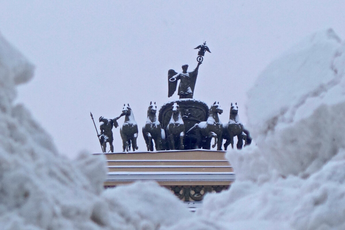 Колесница Славы на арке Главного штаба - Елена 