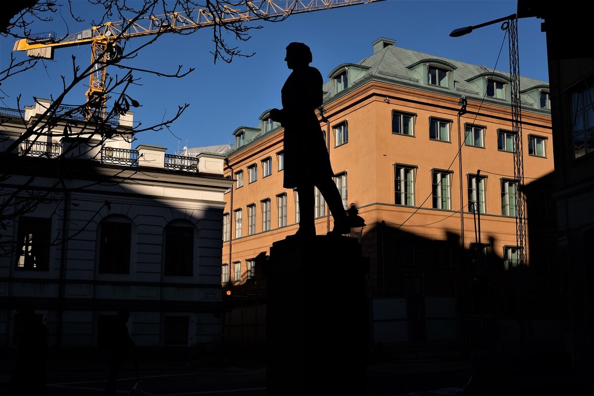Стокгольм, длинные тени ложатся на дома - wea *