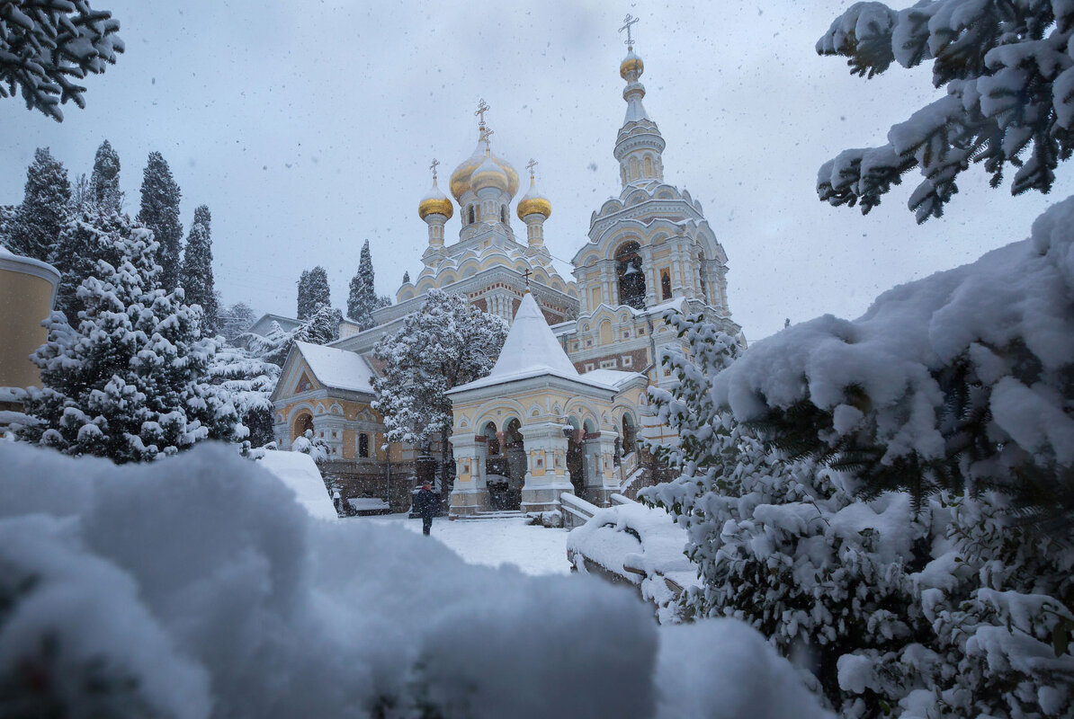 Зима в Ялте - Сергей Титов