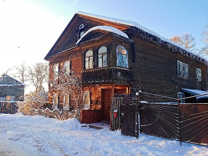 На зимних улицах - Сергей Кочнев