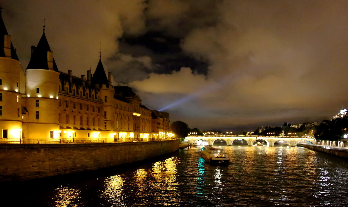 яркие пятна Парижской ночи ... - Andrey Bragin 