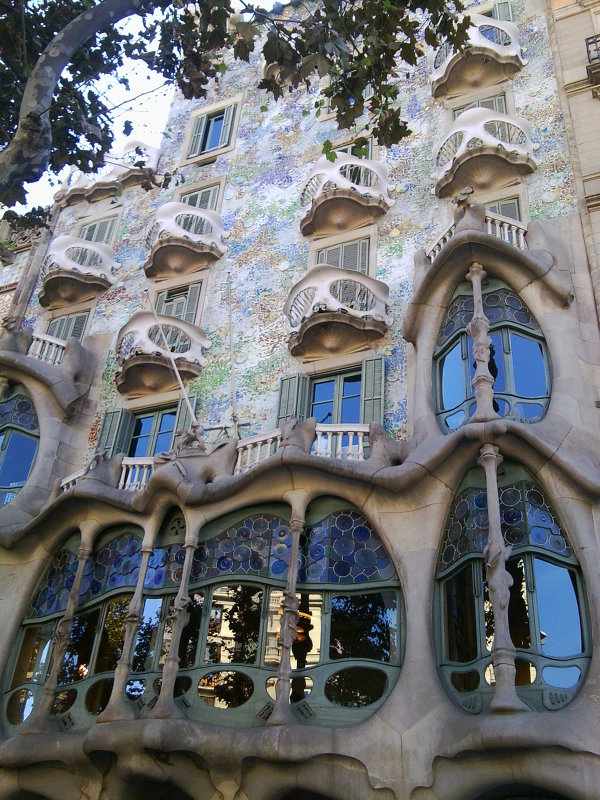 Дом Бальо Антонио Гауди, Барселона - Dogdik Sem