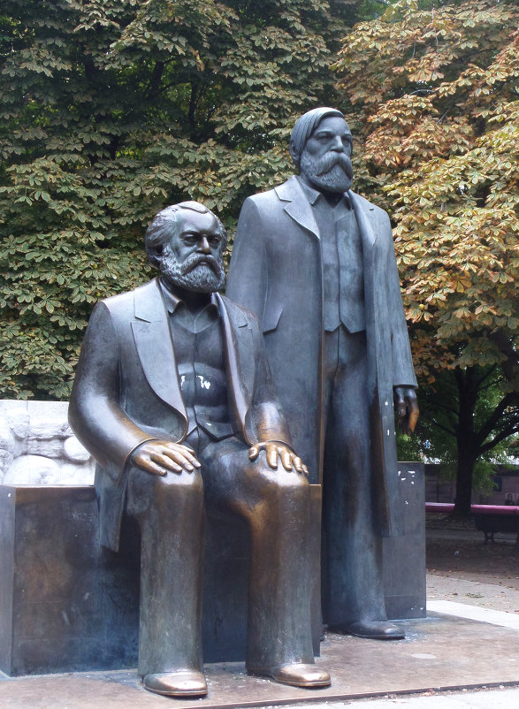 Маркс и Энгельс в Берлине - susanna vasershtein