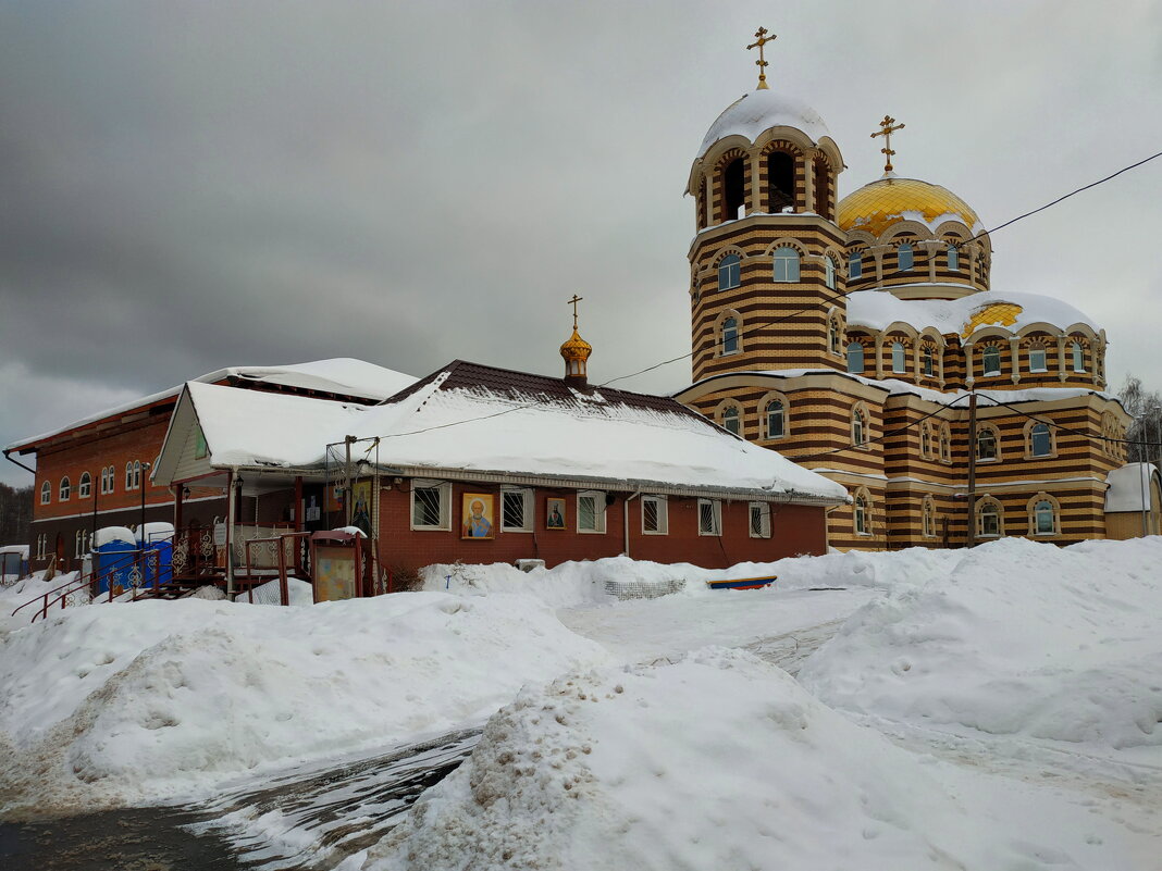 * * * - Андрей Лукьянов