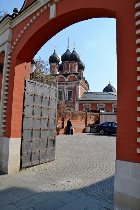 ПРОГУЛКА ПО МОСКВЕ - Виктор Осипчук