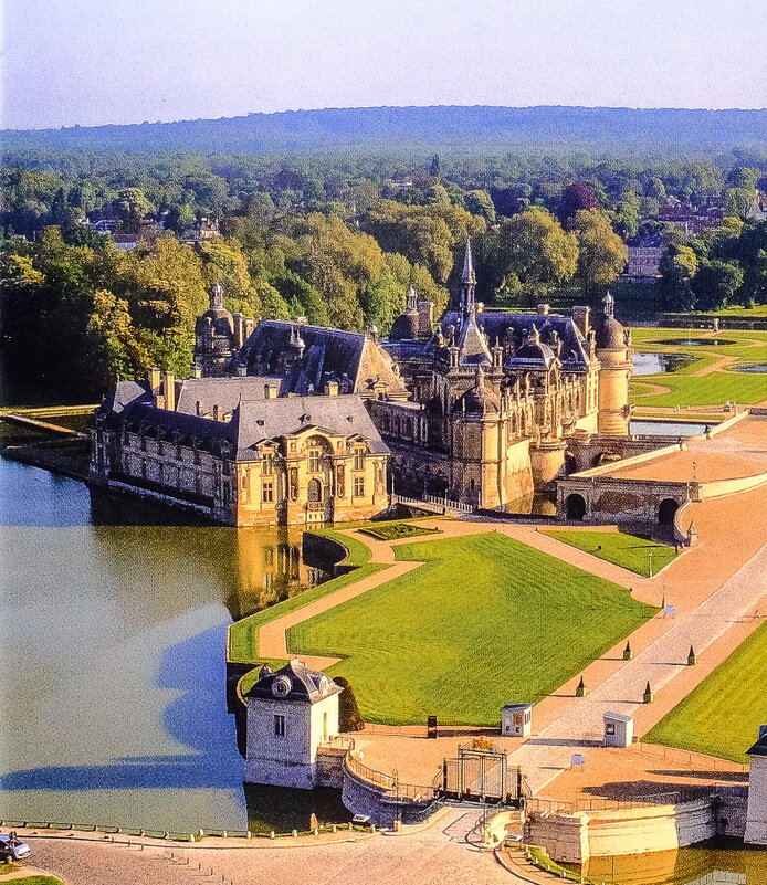 Общий вид замка Шантий (Chantilly) - Георгий А