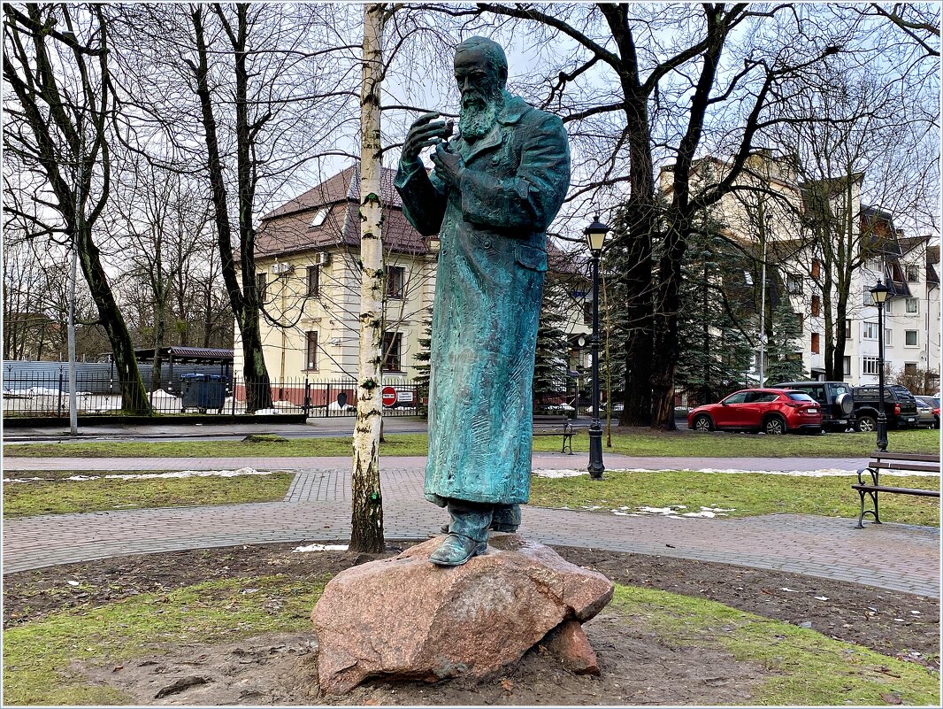 Памятник Достоевскому. - Валерия Комова