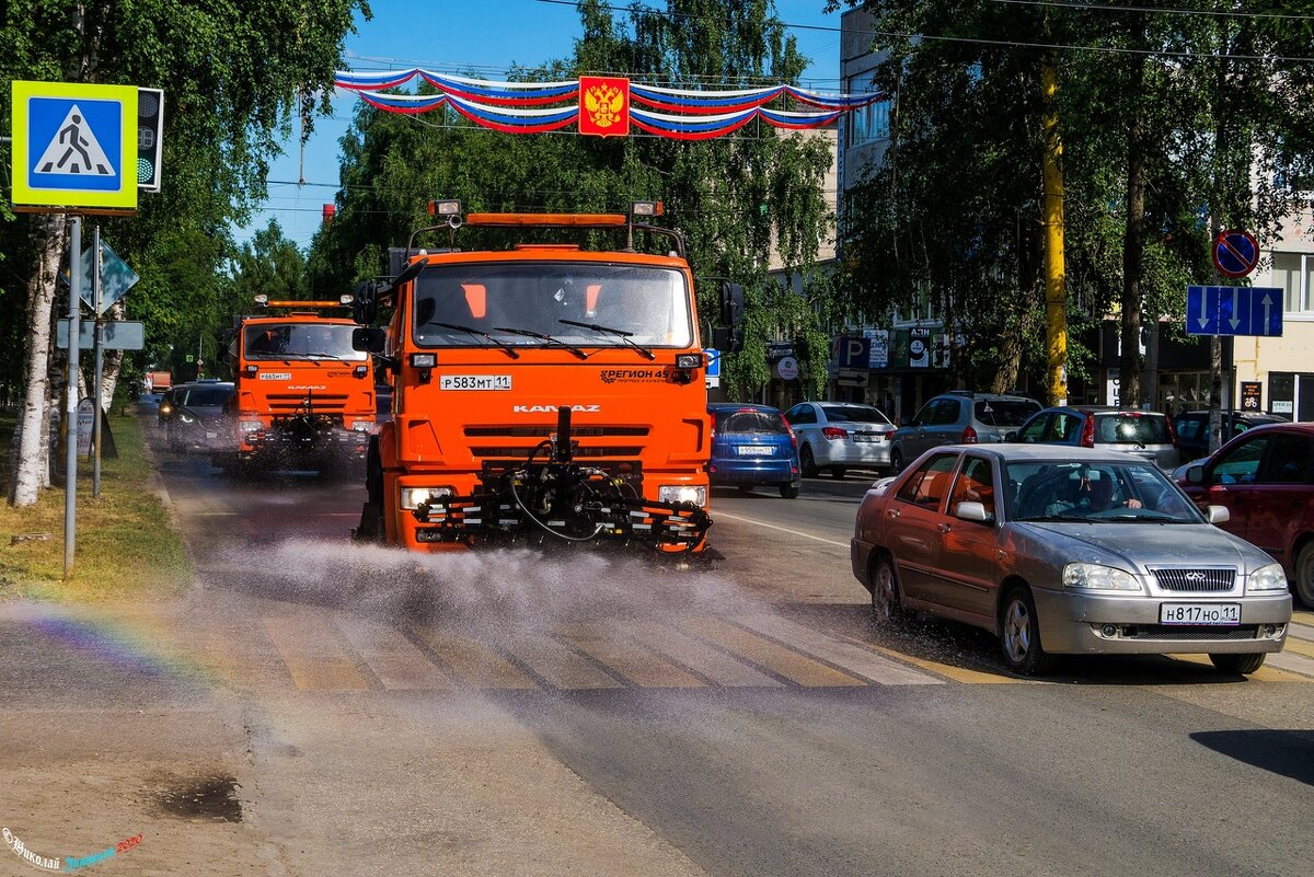 Ухта летняя. Новая техника поливалочных машин. Республика Коми - Николай Зиновьев