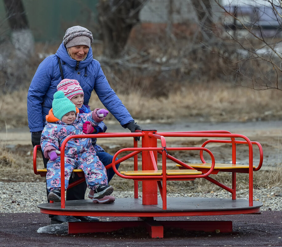 В парке ... - Евгений Хвальчев