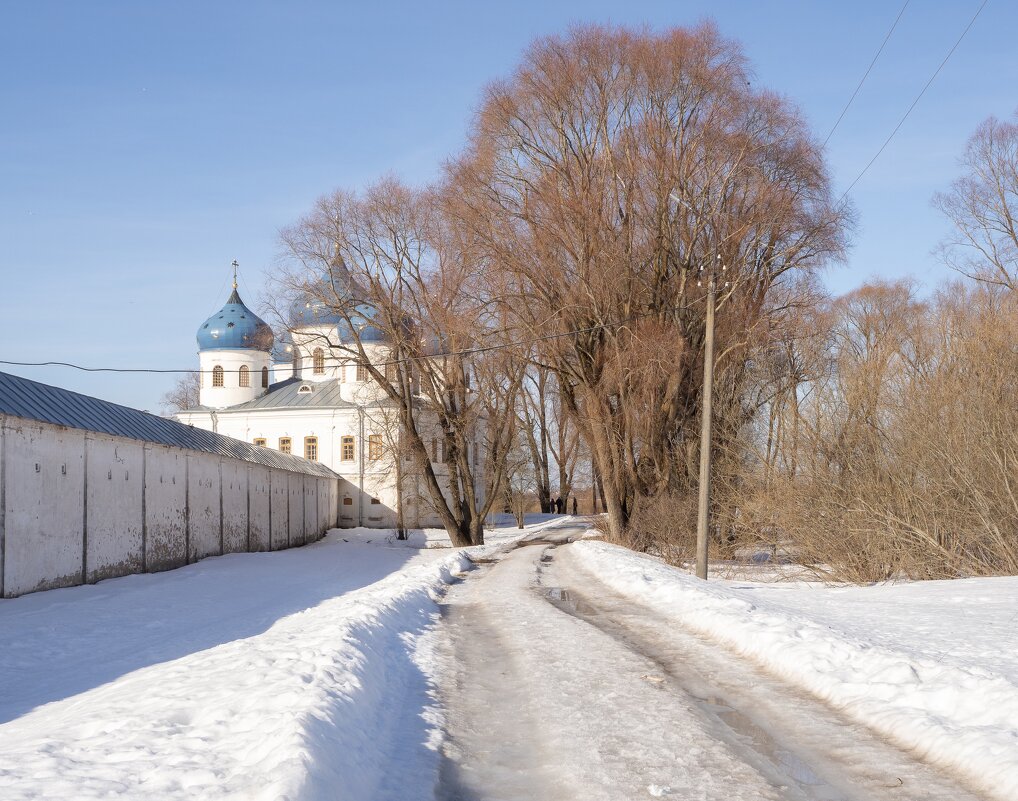 Дорога в монастырь - Олег Фролов