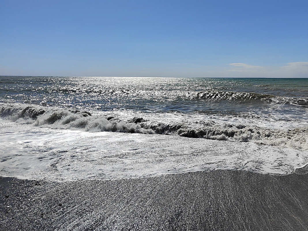Холодное  море в Сочи, конец марта 2022 - Фотогруппа Весна